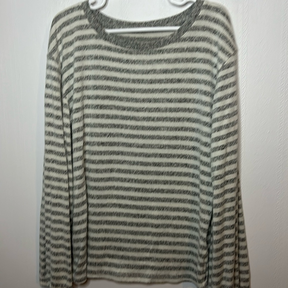 Girls size 7/8 long sleeve top